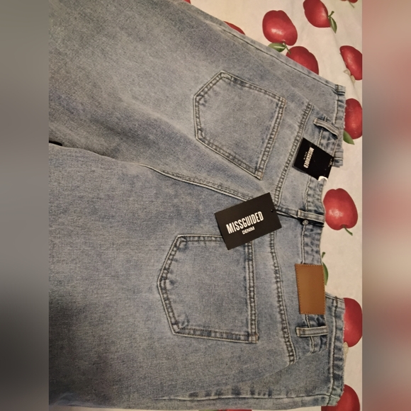 Missguided Denim - Misguided High Rise Mom Distressed Cotton Jeans Women’s Size 8 29W 27L NEW with